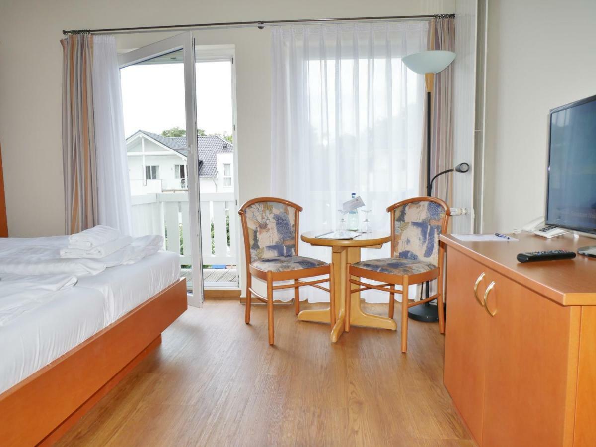 R&R Hotel Strandallee Бабе Екстер'єр фото
