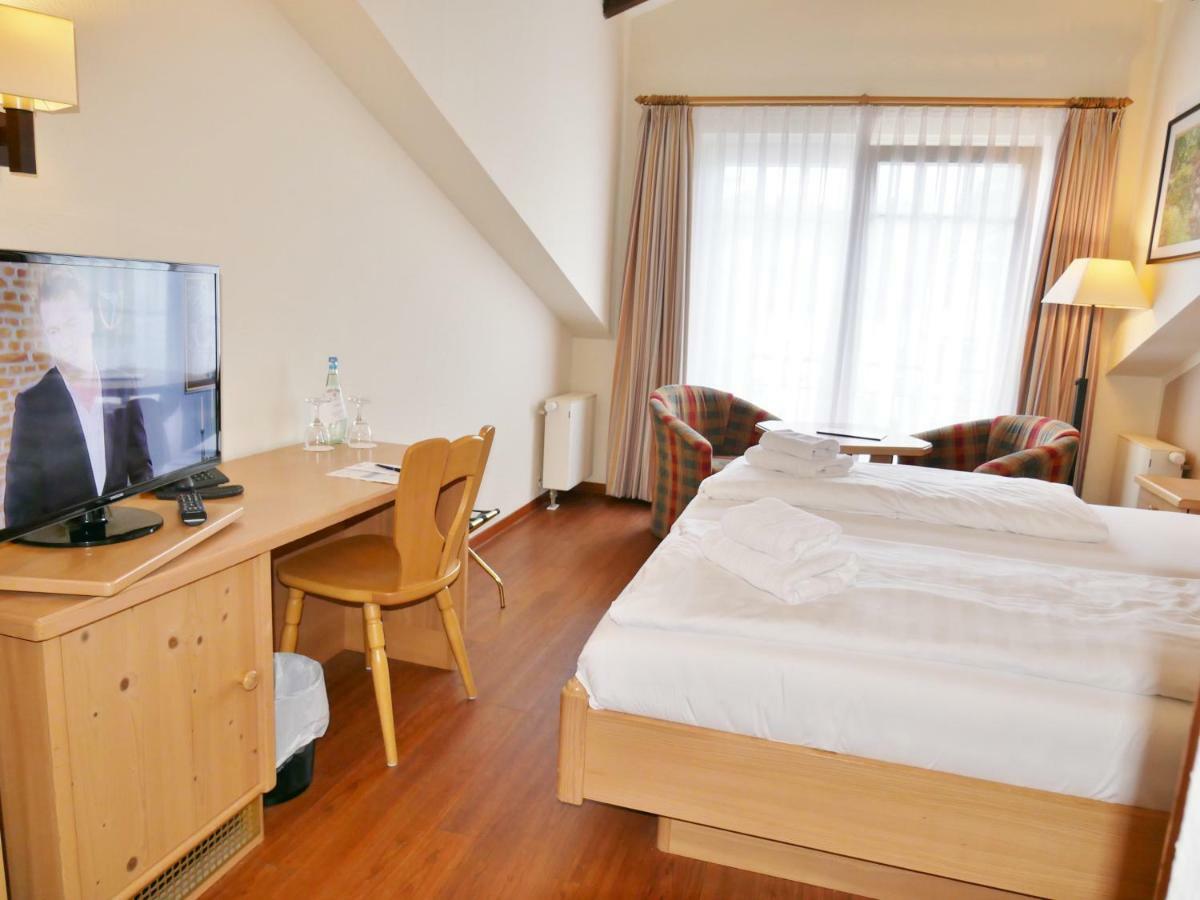R&R Hotel Strandallee Бабе Екстер'єр фото
